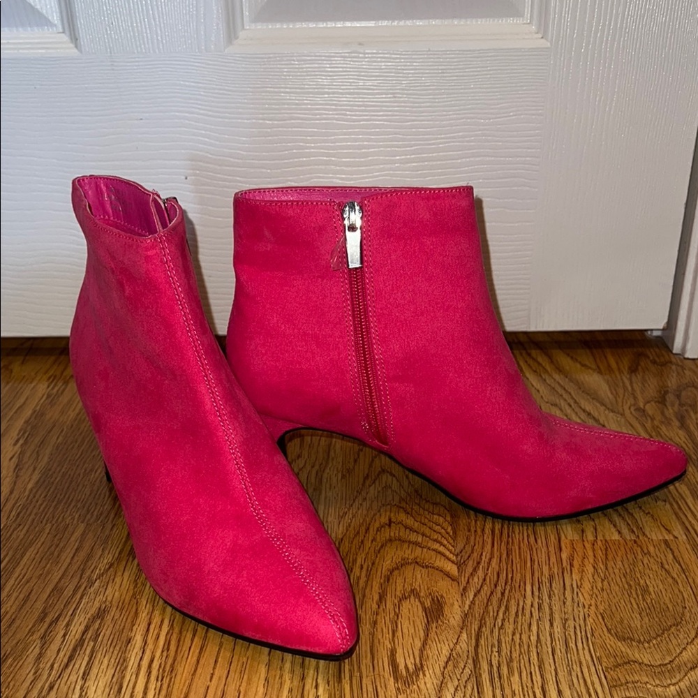 Pink Ankle Boots with Sleek Silhouette and Side Zipper
